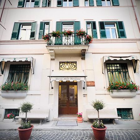 Monte Marsicano Hotel Pescasseroli Bagian luar foto