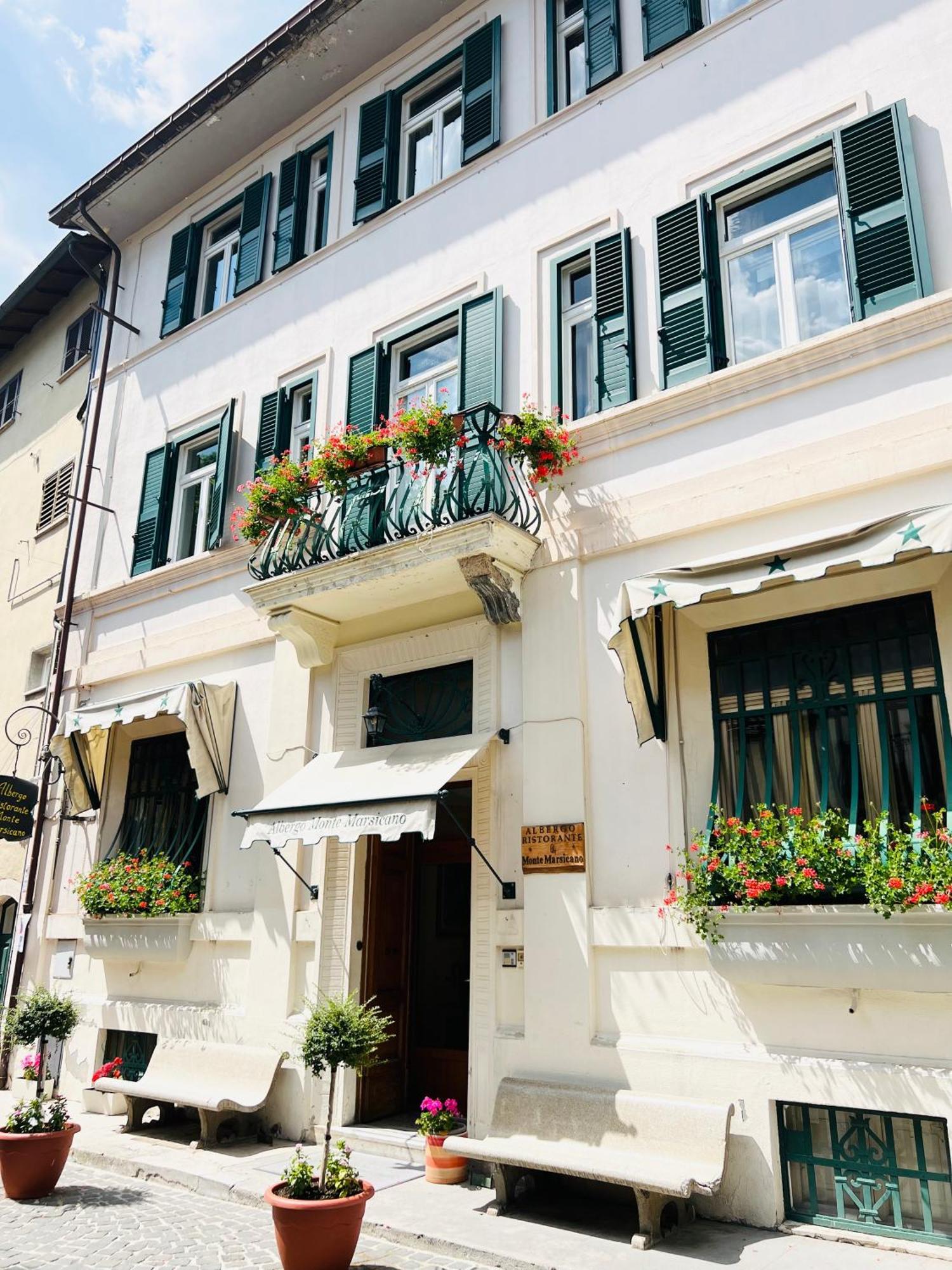 Monte Marsicano Hotel Pescasseroli Bagian luar foto