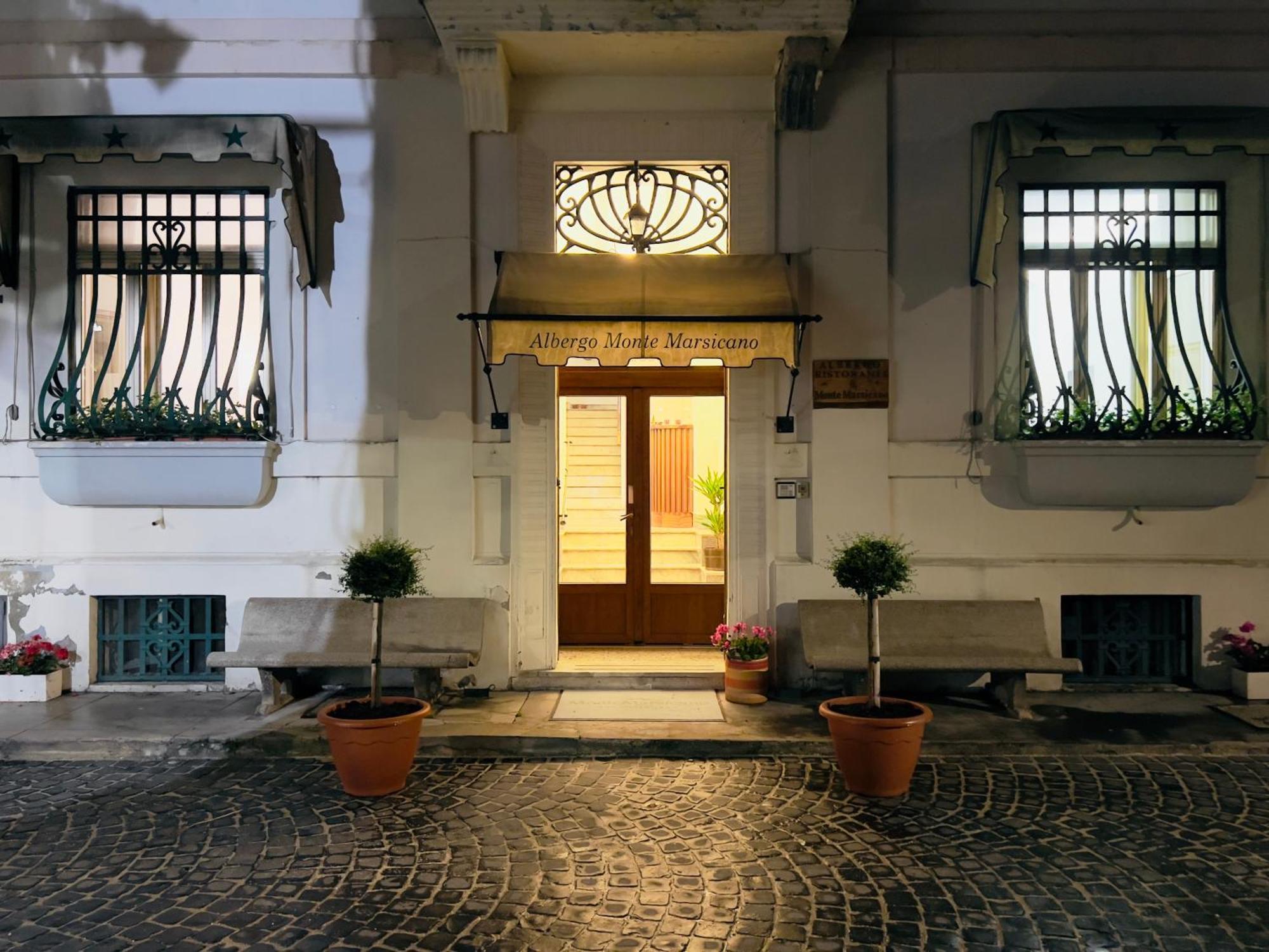 Monte Marsicano Hotel Pescasseroli Bagian luar foto