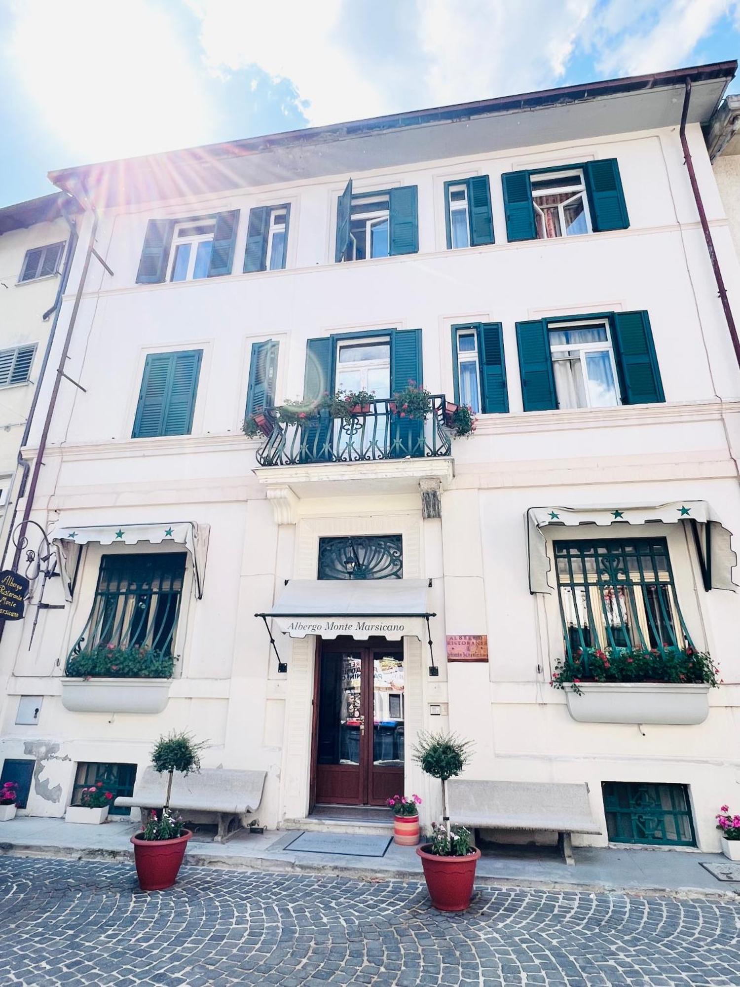 Monte Marsicano Hotel Pescasseroli Bagian luar foto