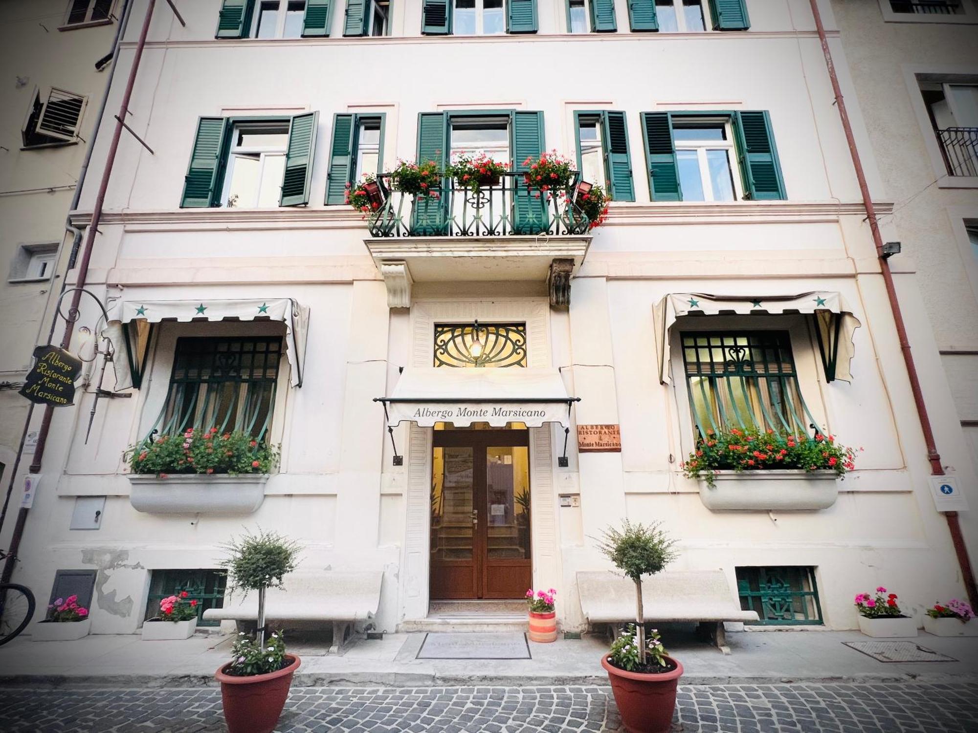 Monte Marsicano Hotel Pescasseroli Bagian luar foto